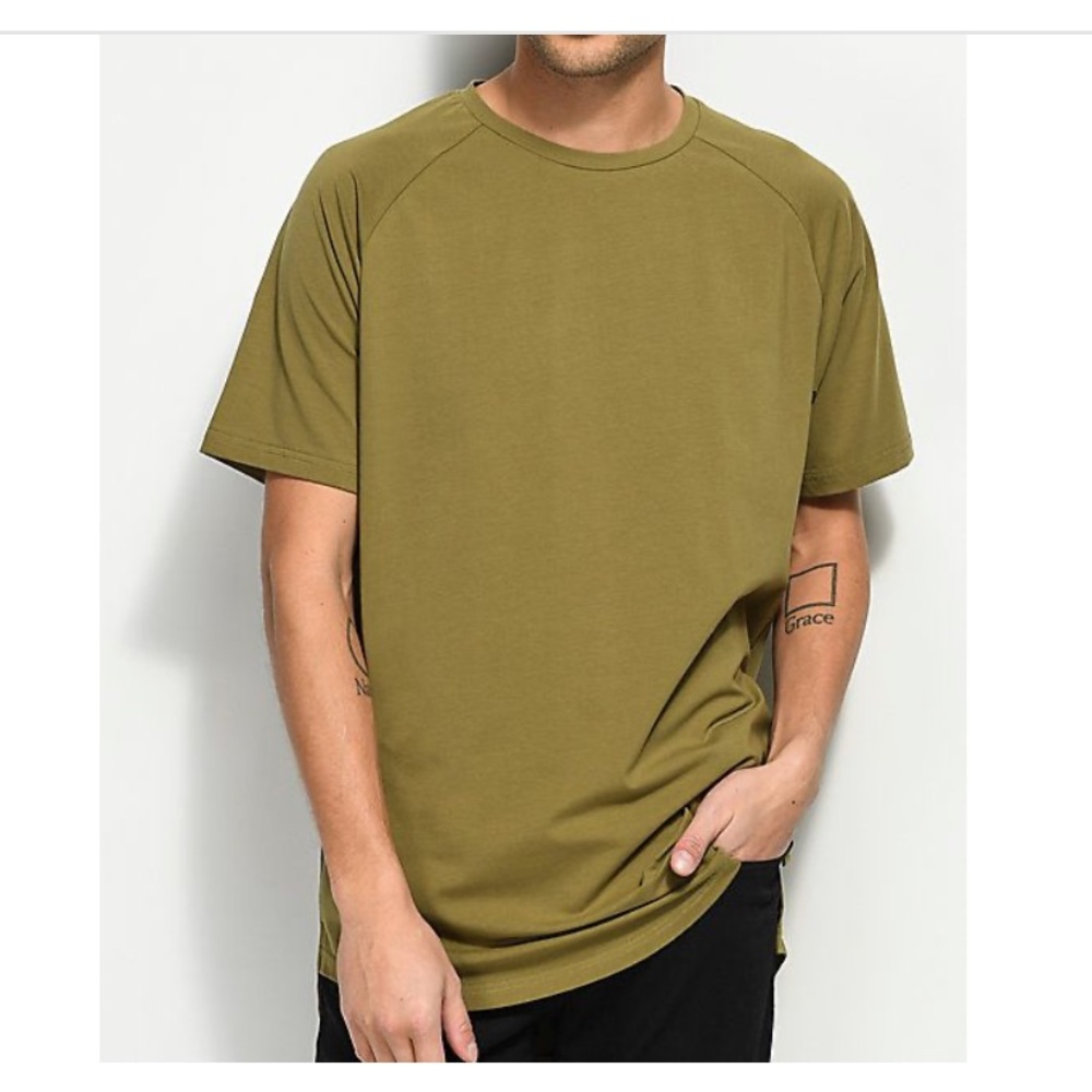 FairPlay Venice CURVED CREW TEE Scoop Neck SIZE Large Light Olive‎ Green